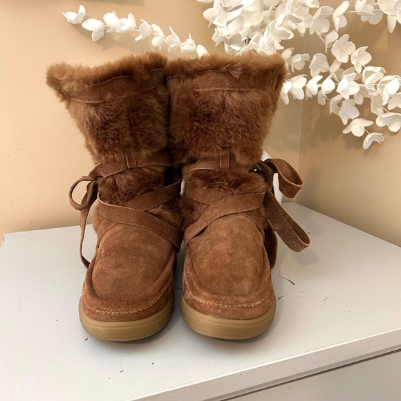 NWT Report Signature Lucinda Suede/Faux Fur Tan Tie Booties Size 6 - Picture 4 of 13